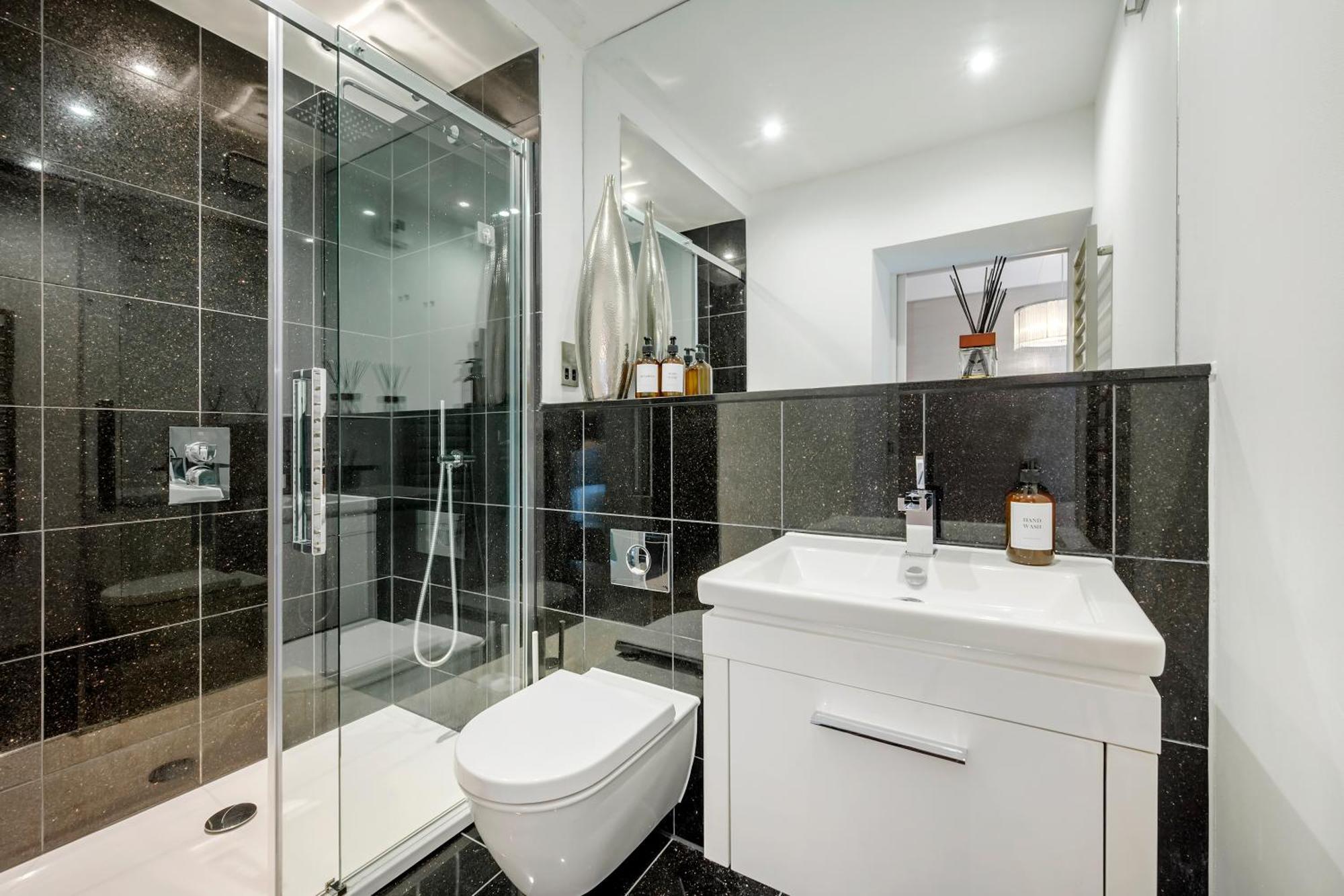 Aircon 2 Bedr, 3 Beds, 2 Bath Covent Garden, Subway Apartment ลอนดอน ภายนอก รูปภาพ